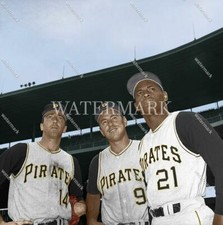 DW458 Roberto Clemente - Bill Mazeroski 8x10 11x14 16x20 Colorized Photo