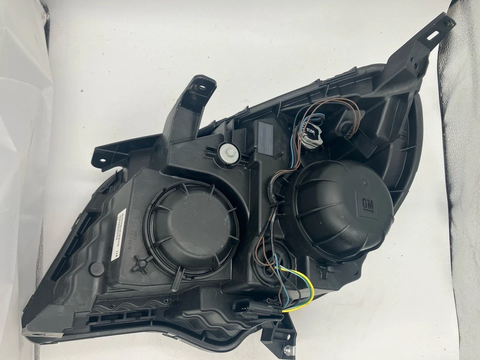 Chevrolet Equinox 2010-2015 conjunto de faros diestro OEM 22915377 Foto 2 de 4