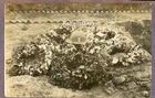 Orig Large Photo WW1 British Military Soldiers Grave Pith Helmet c1918 #4550