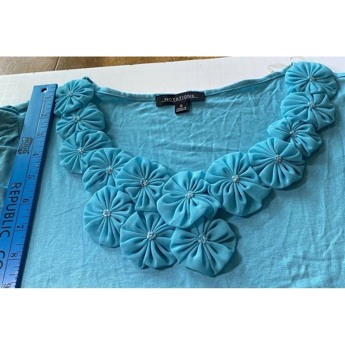 Notations Womens Top Blue Flower Accent V Neck Short Sleeve Casual NWT