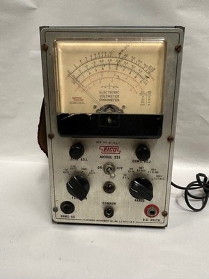 Vintage EICO Model 221 Electric Electronic Volt-Ohm-Meter (A13)