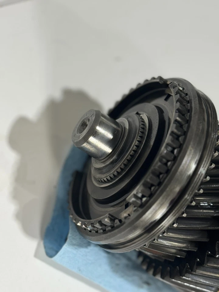 1993 GMC / CHEVY C / K 1500 2500 NV3500 TRANSMISSION MAIN SHAFT W/ GEARS USED - Image 3 of 4