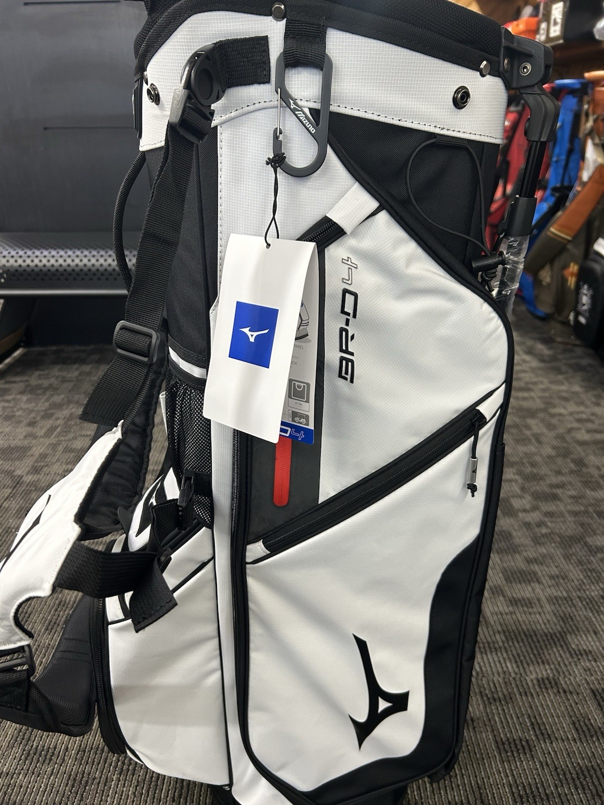 Bag Model Br-d4 Stand Bag White And Black 13 Pockets 6-way Divider