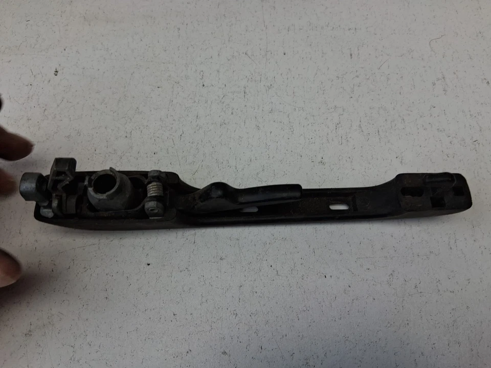 Manija de puerta exterior OEM 155837206 VOLKSWAGEN CONEJO 77-84 Foto 2 de 4