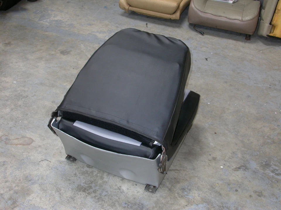 2 fundas de asiento delanteras para Chevy Corvette C3 Iggee S 1979-1983 cuero ajuste personalizado Foto 3 de 4