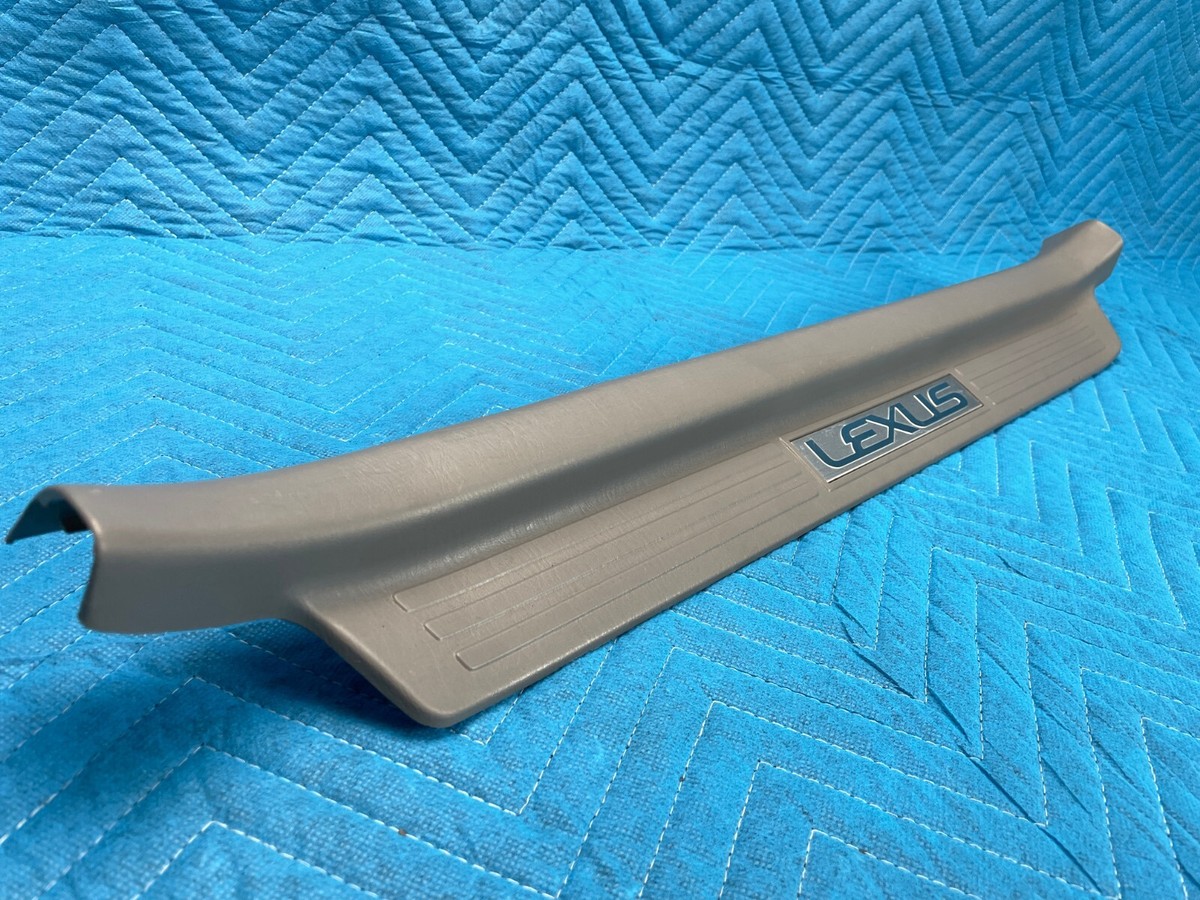 Lexus LX470 Front Passenger's Door Scuff Plate Gray:LG10 67913