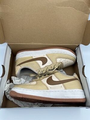 Size 3.5Y - Nike Air Force 1 '07 LV8 White ale brown sesame (GS)