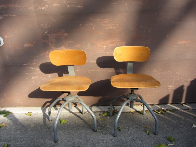 Set of (2) Vintage SINGER Sewing CHAIR Industrial Adjustable Chair