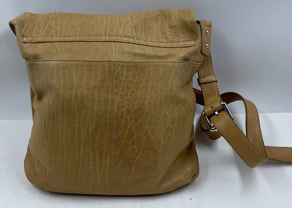 Bolso de hombro bandolera de cuero marrón para mujer Perlina New York Foto 3 de 4