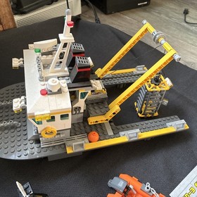 LEGO City: Deep Sea Exploration Vessel (60095)  Used-no Box-missing Hull