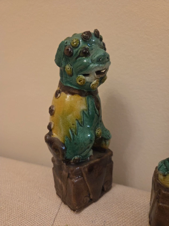 Par de estatuas antiguas chinas del siglo XIX Famille Verte de porcelana Foo Dog Foto 4 de 4