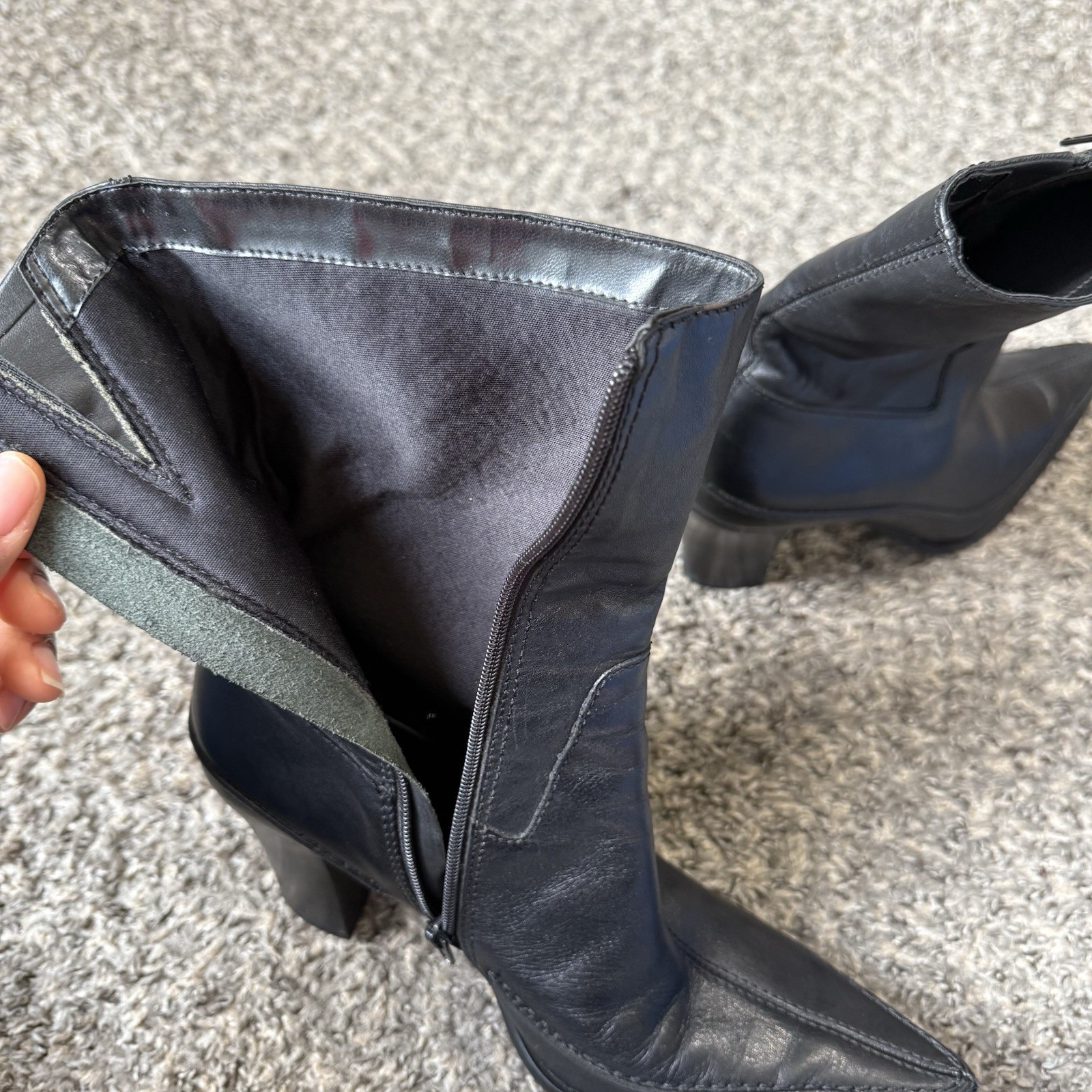 VTG Diba Boots Black Leather Heel Ankle Size 9.5 M Pointed Toe Zip Classic