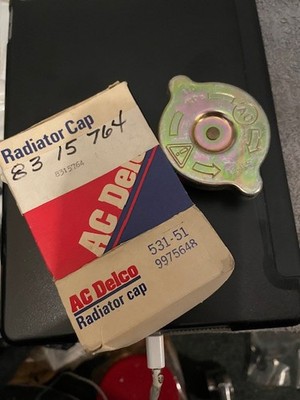 83 15 764 New/Old Stock Radiator Cap P/N Saab 90/99