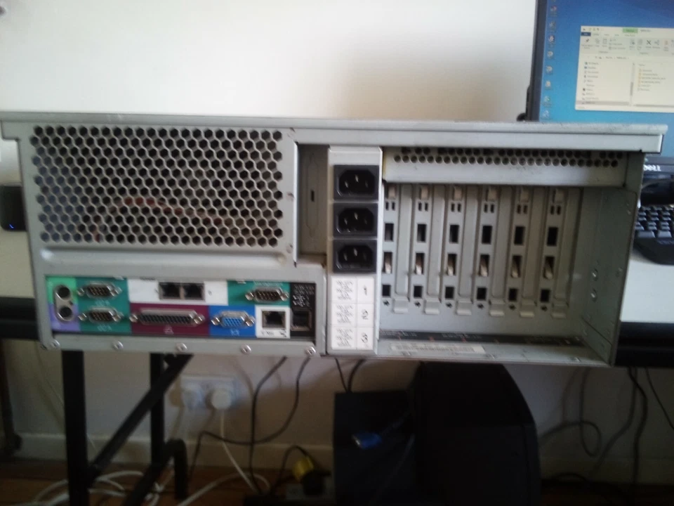 IBM NETFINITY 6000R 8682-PIII XEON 700 MHZ  Server Sale - Image 3 of 4