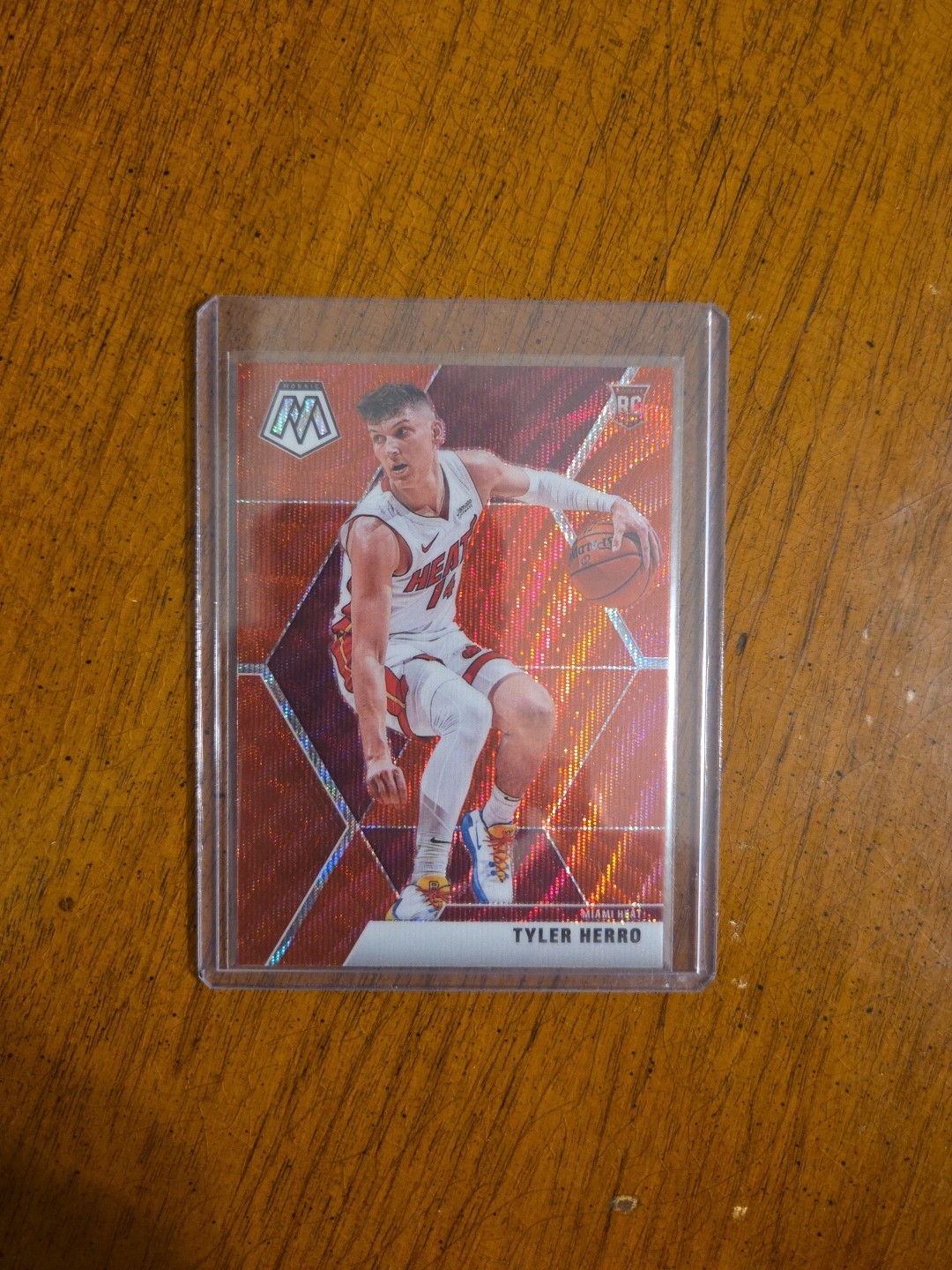 2019-20 Panini Mosaic - Rookies Tyler Herro #223 Red Wave Prizm (RC)