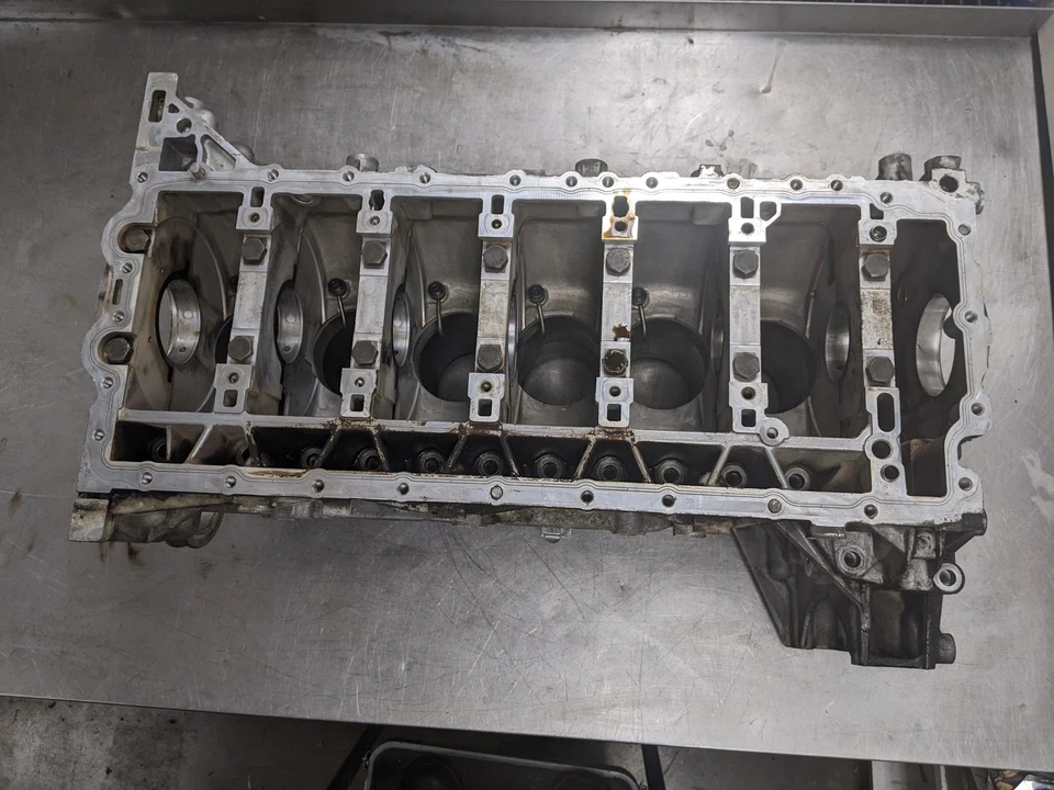 Bloque de cilindros de motor de 2008 BMW 535XI 3.0 Twin Turbo Foto 2 de 4