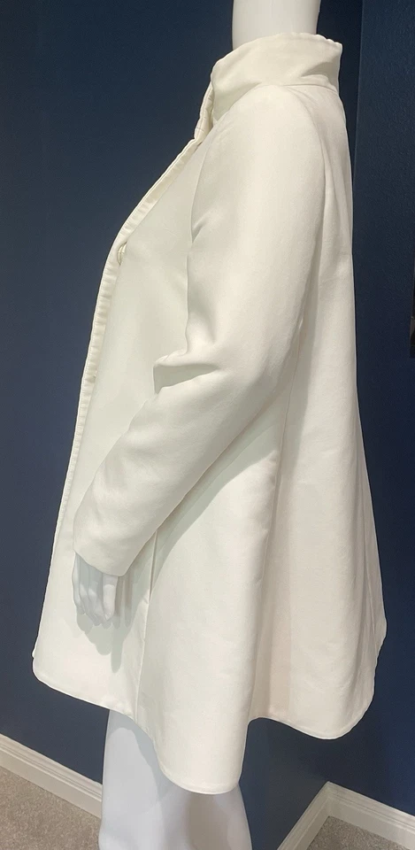 Stella McCartney White Runway Swing Coat Size 40 $2400 Retail - Image 4 of 4