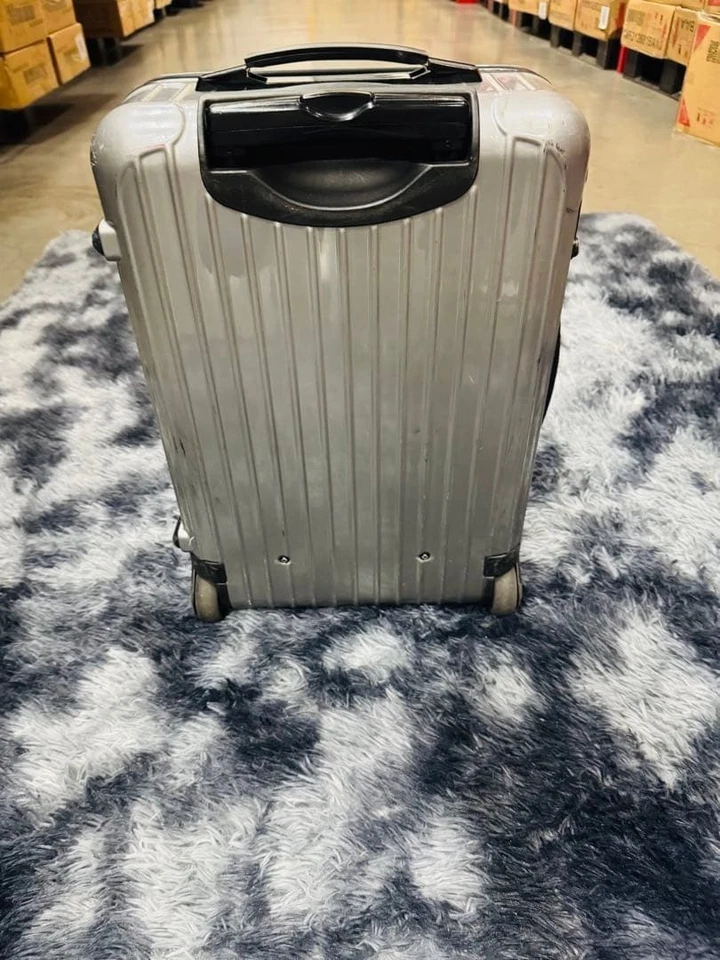 Maleta de transporte RIMOWA Salsa 856.52 35L plateada 2 ruedas usada Foto 2 de 4