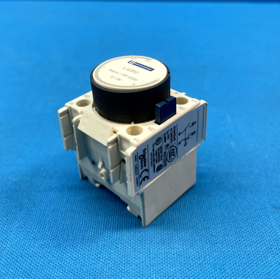 Telemcanique LADR0 .3-3 Second Delay Timer Module - Image 4 of 4