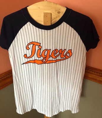 pink detroit tigers shirt