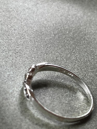 Thin 925 Marked Silver Band w Marcasite Flower Ring Size 7.75 – 0.25 inches wide - Picture 10 of 10