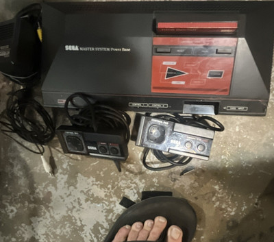 SEGA Master System Power Base Console w/ 2 Controllers, Cables, NTSC-U/C