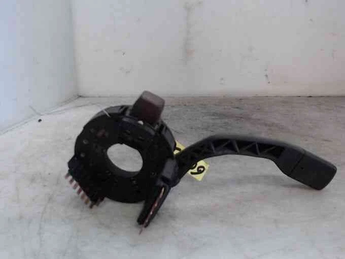 Commodo clignotant Volkswagen GOLF II 1H0953513E01C - Photo 2/4