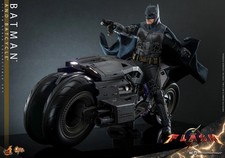 Hot Toys Batman and Batcycle Set MMS705