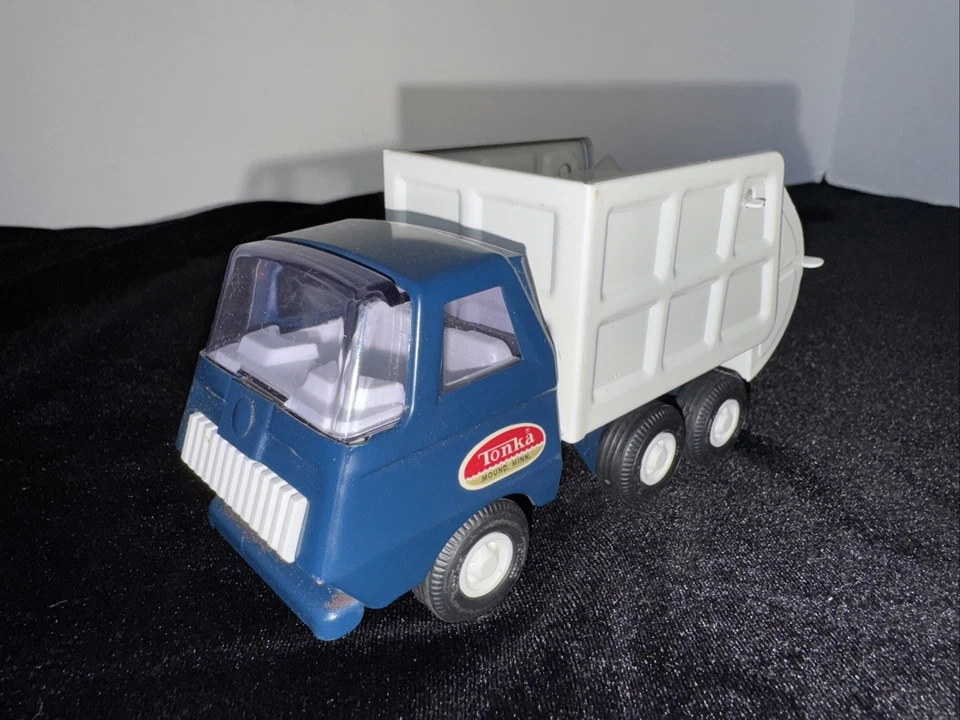 Vintage 1970's Tonka TINY-TONKA Sanitary Service #615 IN BOX Garbage Truck CLEAN - Image 2 of 4