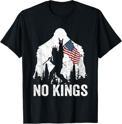 No Kings Bigfoot Sasquatch USA Flag Patriotic Graphic T-Shirt - H525