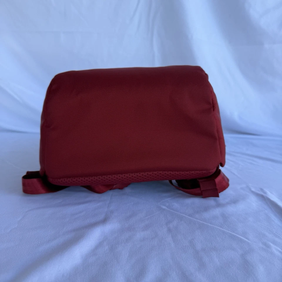 Mochila fina para laptop Incase Icon vermelha - Imagem 3 de 4