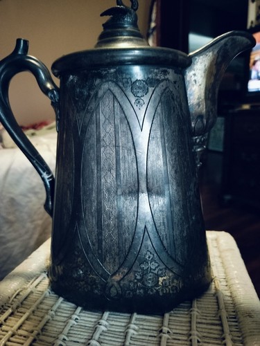Antique Meriden Britannia Silver Plated Water Pitcher Swan Lid Decor Collectible - Picture 2 of 18