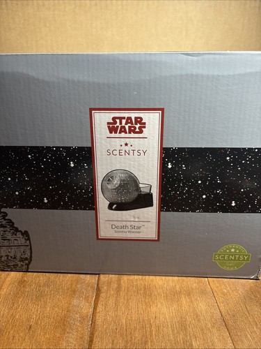 Calentador Scentsy Star Wars Estrella de la Muerte con 2 Barra Scentsy RETIRADO NUEVO EN CAJA - Imagen 7 de 11
