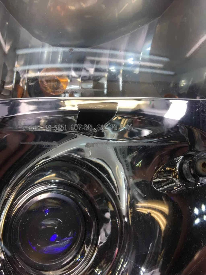 05 06 07 08 09 10 11 Cadillac CADILLAC STS Front Lamp Right - Image 2 of 4