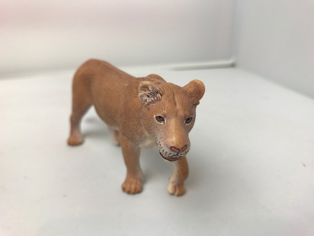 schleich lioness