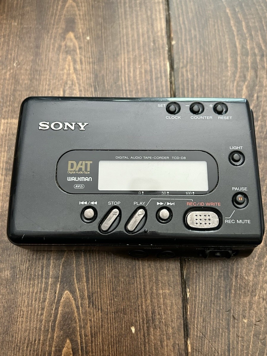 Sony TCD-D8 Walkman Portable DAT Recorder Digital Audio Tape