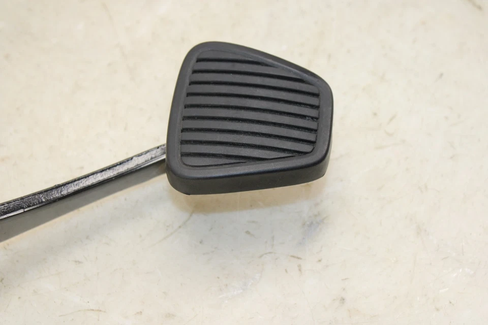 Chevrolet Camaro M/T 2010-2015 pedal de freno OEM LQ85 Foto 3 de 4