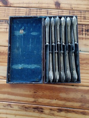 Antique Will & Sons Sheffield Table Knife Set   12 Knives with Original Box