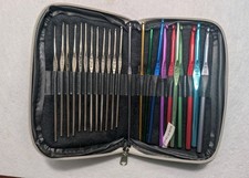 VTG Crochet Hooks Lot of 23 Boye Hooks. Made In USA Blue Case Various Sizes Set