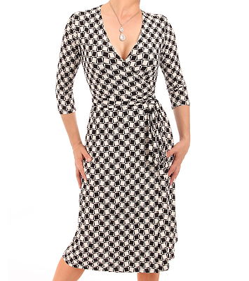Neues Wickelkleid schwarz-elfenbeinfarben V-Ausschnitt bedruckt