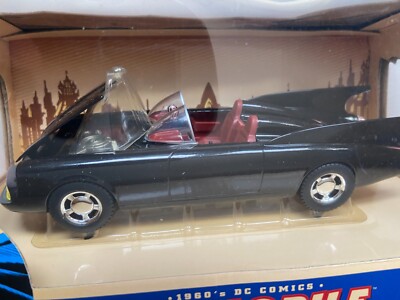 2005 Corgi DC Comics 1960 Batmobile 1:24 Scale Die Cast New