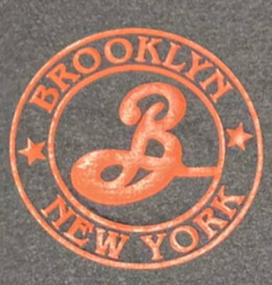 BROOKLYN BREWERY Small Gray T-Shirt Red Letter LOGO New York City Beer Pre-Owned