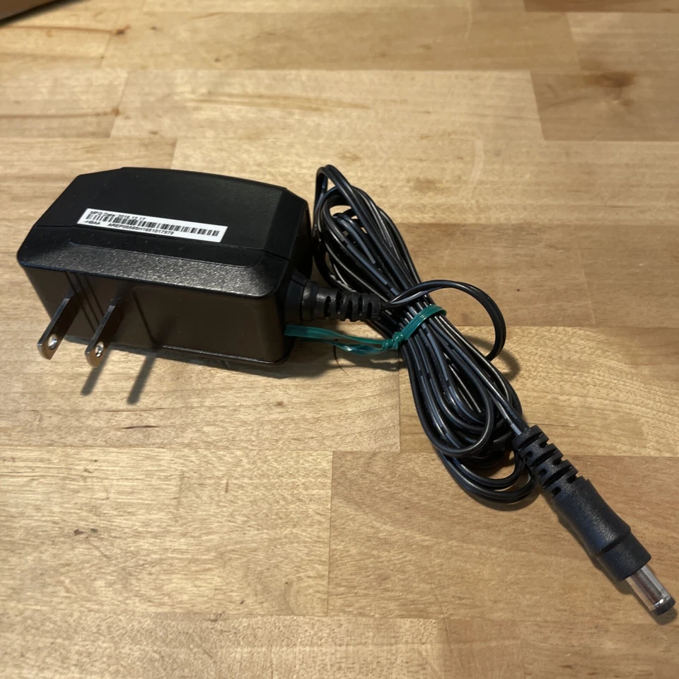 ARRIS Surfboard SB6190 -32x8 Docsis 3.0 Cable Modem - White Lightly Used 1 Month - Image 3 of 4