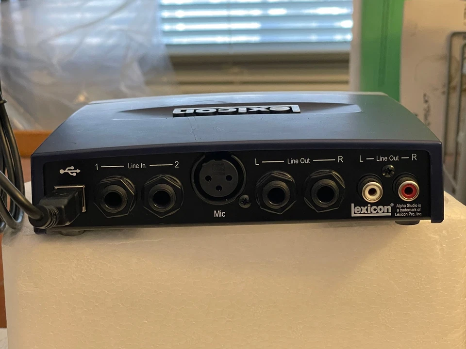 LEXICON Alpha™ Desktop Recording Studio  2x2x2 (2-Input, 2-Bus, 2-Output) - Image 3 of 4