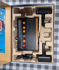 Atari Flashback 4 Classic Game Console- 76 Built In Games- New Sealed In Box
