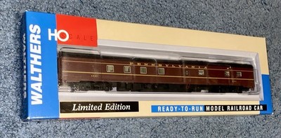 Walthers HO Pennsylvania PRR 1953 Era Broadway Budd Kitchen Dormitory #932-9650