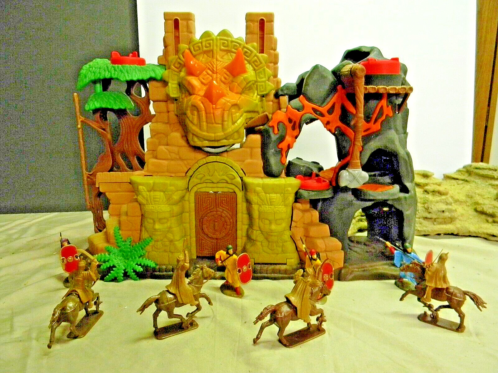 8 Figures 4 Persians pro painted 60mm 4 Reamsa Turks ( July Listing)