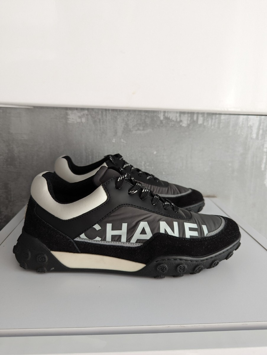 CHANEL CC Logo Black Suede Nylon Trainers Sneakers Shoes CHANEL CC Logo Black Suede Nylon Trainers Sneakers Shoes