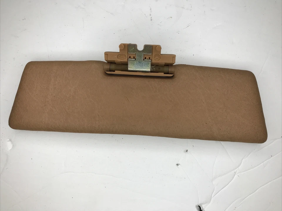 1268100610 VISERA DE SOL 300SD 280SE 560SEC 380SEC 500SEC 500SEL 560SEL 350SD 300SDL Foto 2 de 2