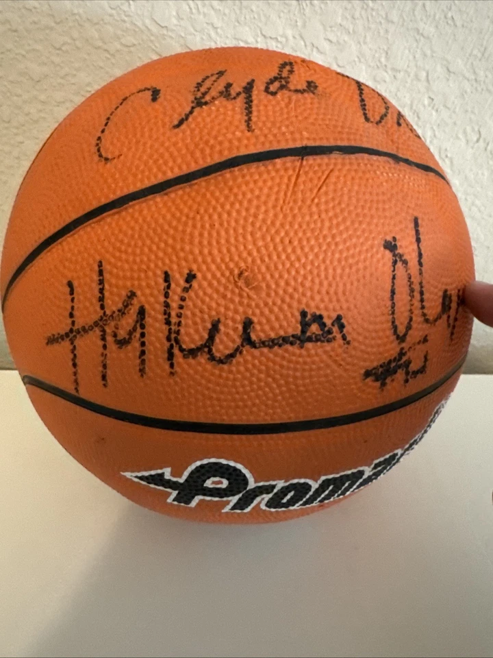 Hakeem Olajuwon & Clyde Drexler Signed Autographed Basketball - Image 3 of 4